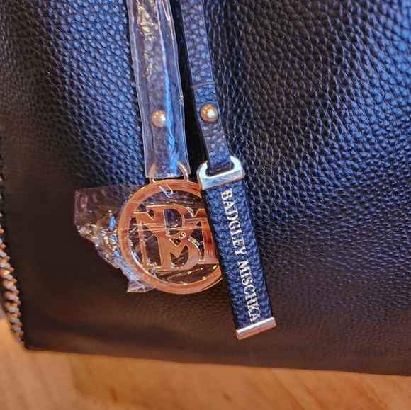 Badgley Mischka Decorative Chain Tote Bag Black Pebbled Vegan Leather - Picture 5 of 6